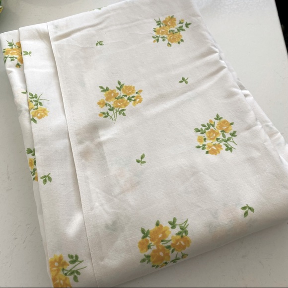 Vintage Lady Pepperell Bed Linen - Picture 3 of 4